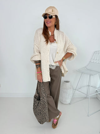 Strickcardigan in Wollweiss mit goldenen Knöpfen für Damen in Einheitsgröße 36-42+ - Levelone GmbH & Co. KG