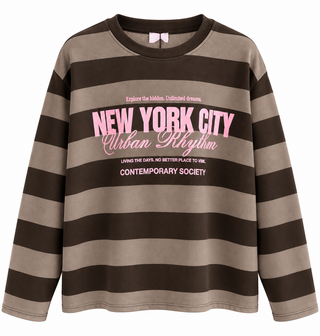 Sweater gestreift in Braun-Taupe, vorne mit Print in Rosa und mit einem Rundhalsausschnitt - Levelone GmbH & Co. KG