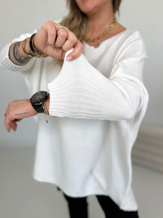 Feinstrickpullover in Wollweiß mit Rundhals-Ausschnitt