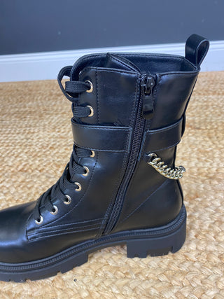 Boots in Schwarz - Levelone GmbH & Co. KG