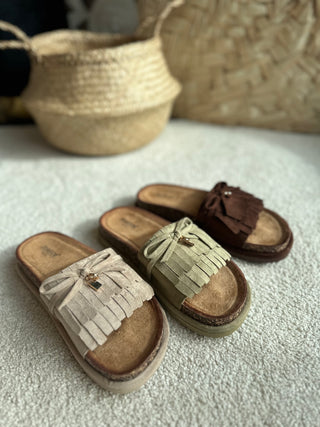 Sandalen in Grün, Beige und Braun