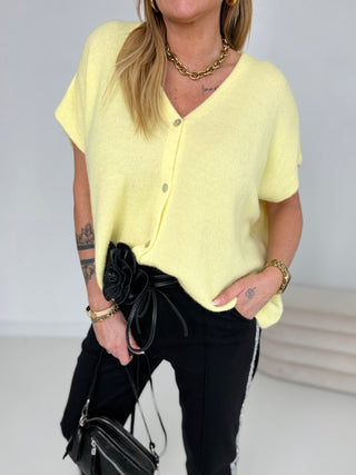 Alpaka Strick Weste  in Gelb mit Knopfleiste auf der Brust