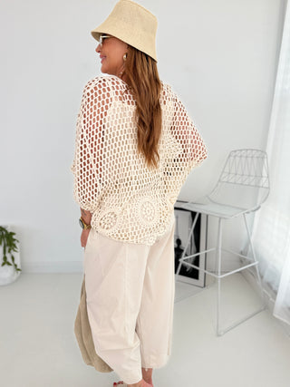 Häkelpullover in Beige incl. Top