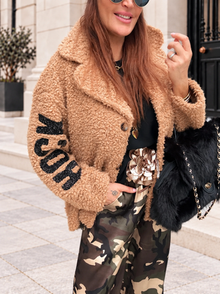 Teddyjacke in Camel. Hochwertige Verarbeitung. Für Damen in Einheitsgröße 36-42 - Levelone GmbH & Co. KG