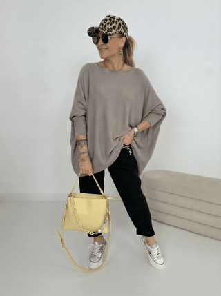 Feinstrickpullover in Taupe mit Rundhals-Ausschnitt